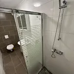 A-rooms Serviced In מוסטר
