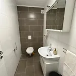 A-rooms Serviced In מוסטר