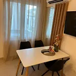 A-rooms Serviced In 3* מוסטר
