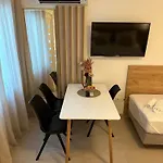 A-rooms Serviced In בית הארחה מוסטר