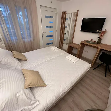 A-rooms Serviced In