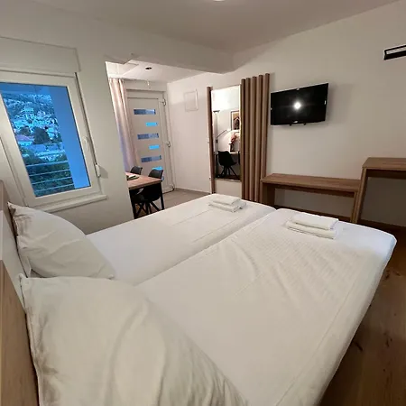 A-rooms Serviced In 3* موستار