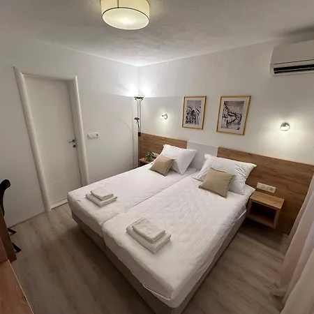 A-rooms Serviced In Guest house *
