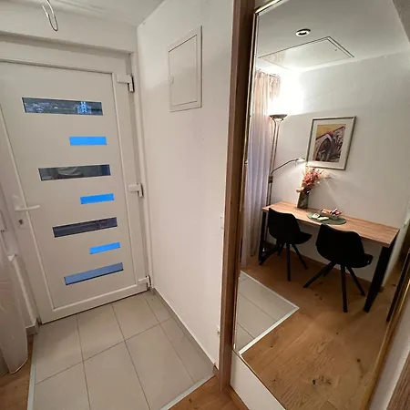 Gostinjska kuća A-rooms Serviced In 3*