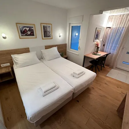 A-rooms Serviced In