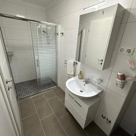 A-rooms Serviced In موستار