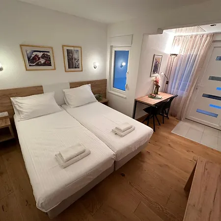 A-rooms Serviced In Guest house *
