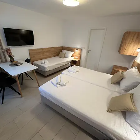 A-rooms Serviced In *