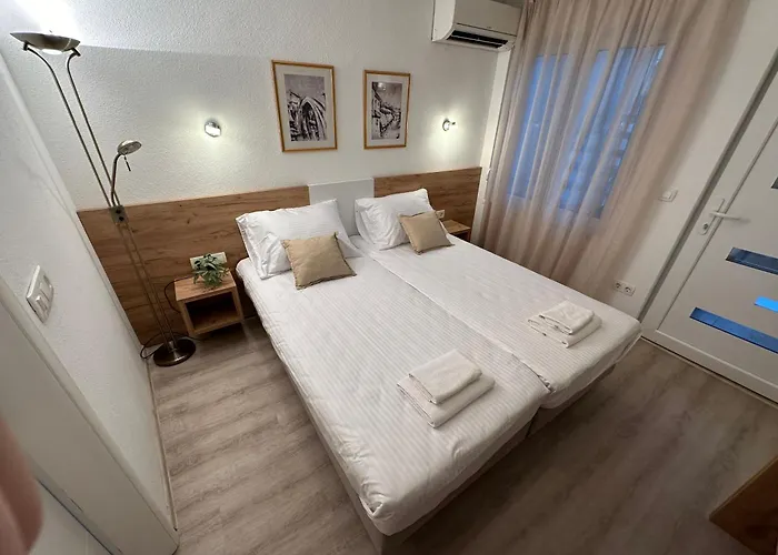 A-rooms Serviced In 3*